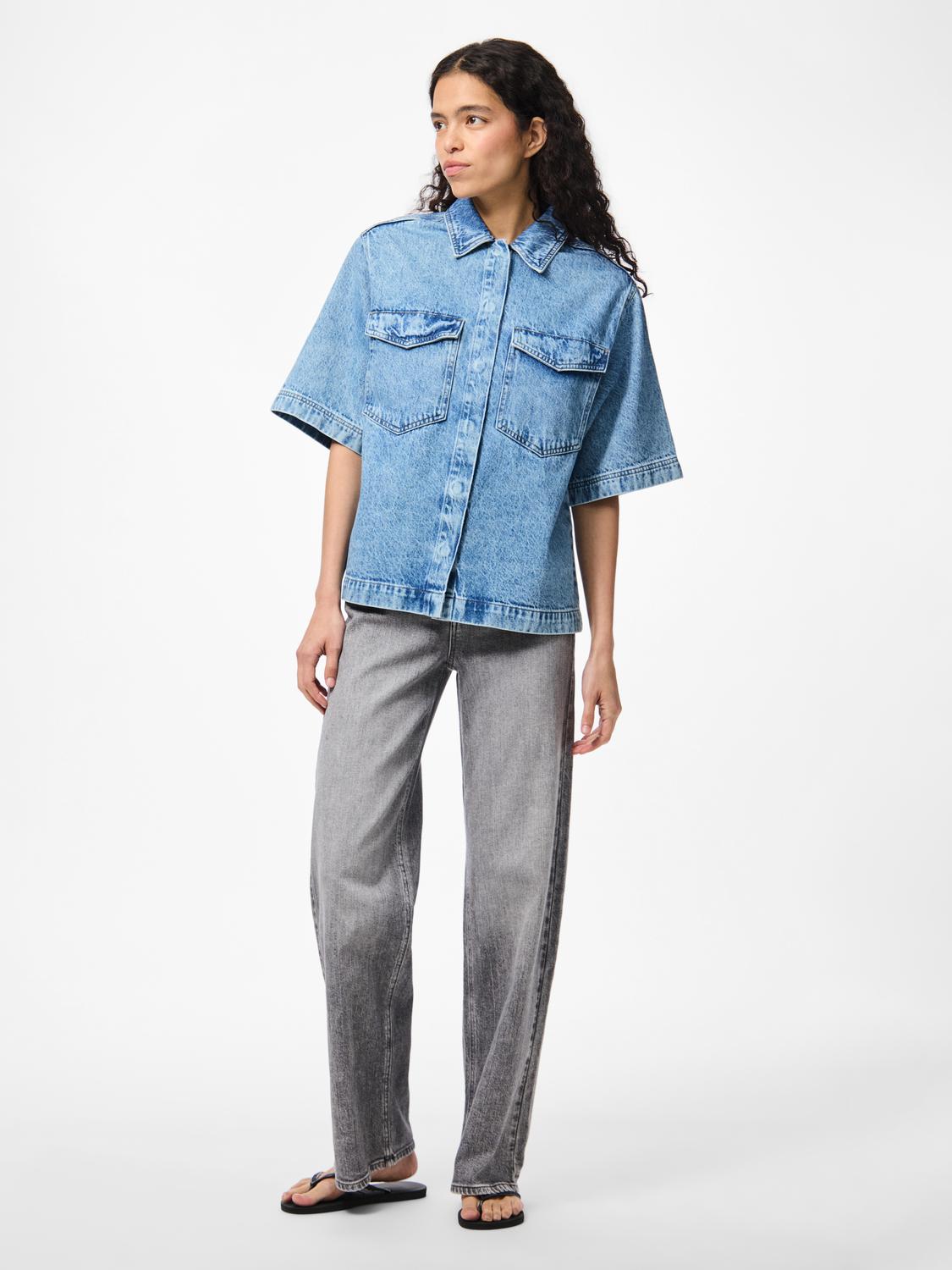 model_shot-front_full